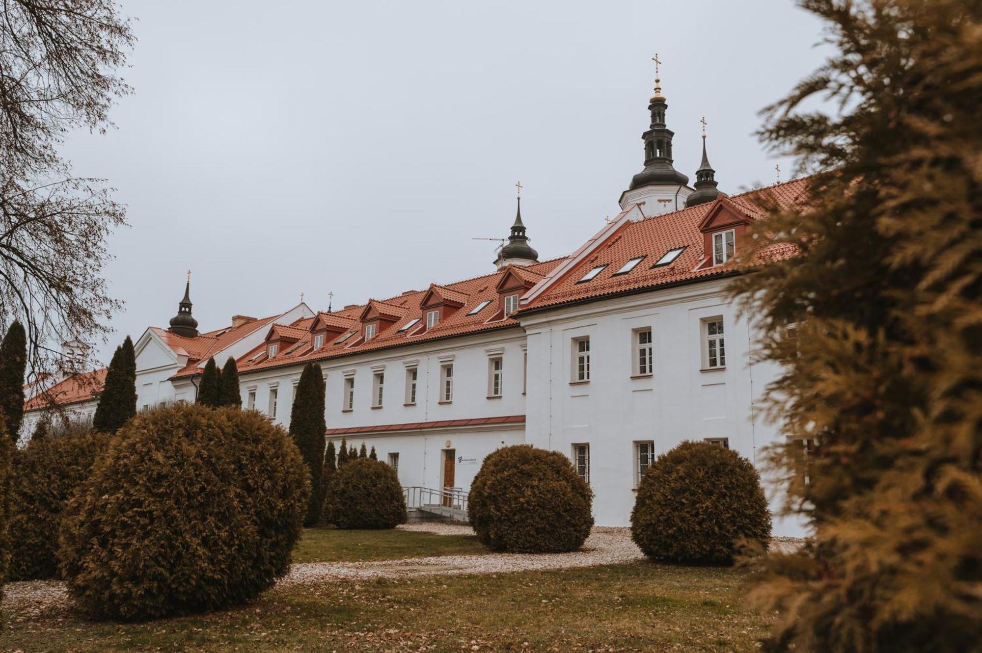 Pokoje Goscinne Domu Pielgrzyma W Supraslu 外观 照片