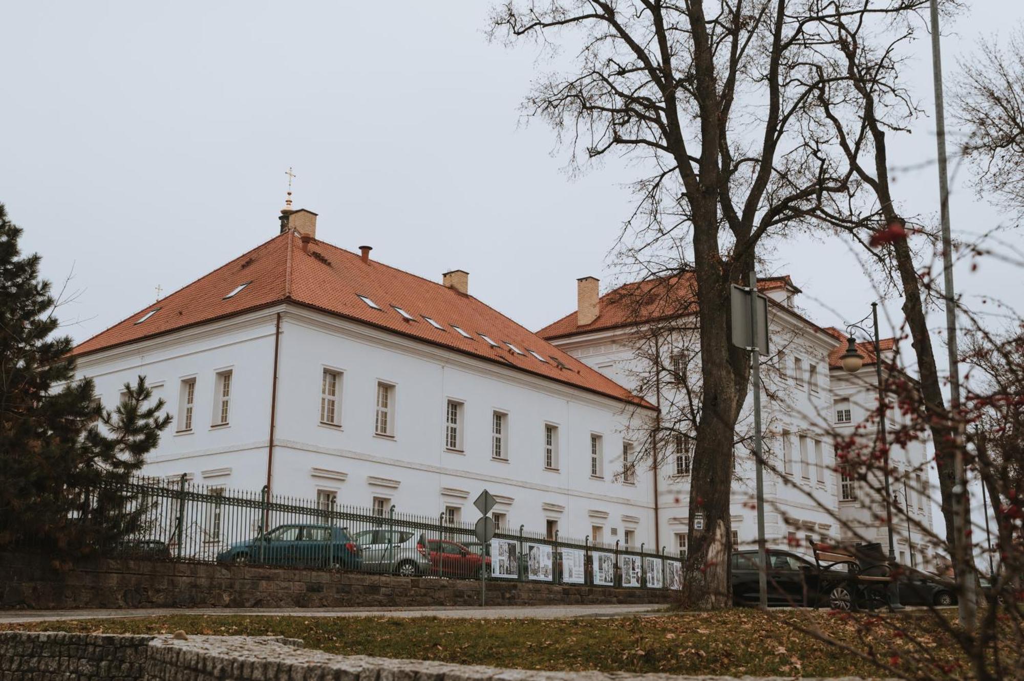 Pokoje Goscinne Domu Pielgrzyma W Supraslu 外观 照片